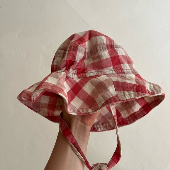 Pehr Bucket Hat Checkmate Red and Pink. Organic Cotton 0-6 M - Picture 1 of 2